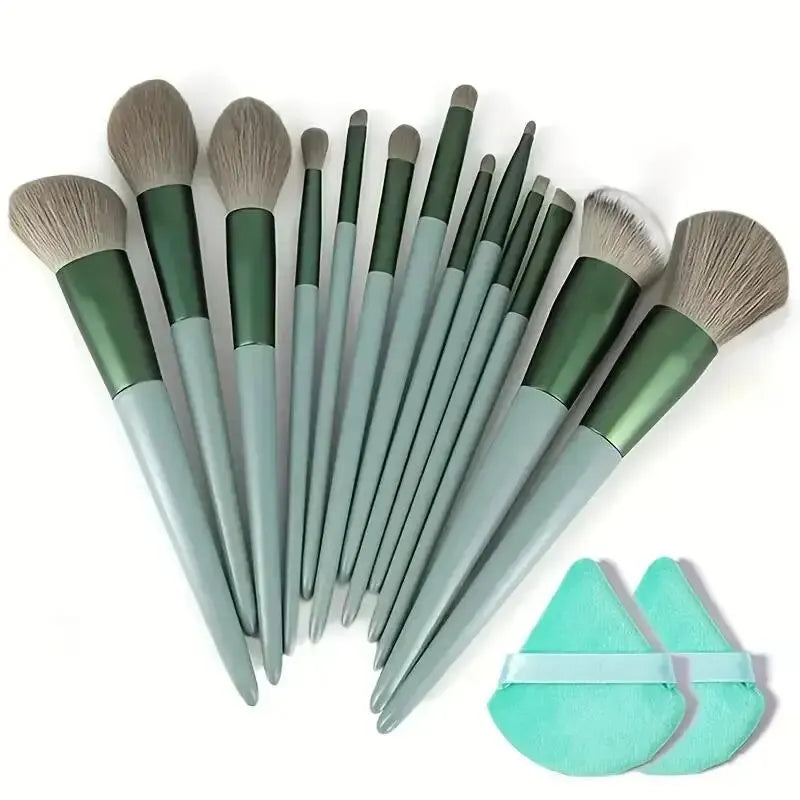 Set di pennelli per il trucco professionali morbidi e soffici: pennelli per fondotinta, pennello per ombretto, pennello Kabuki, spugnetta per il trucco con custodia.